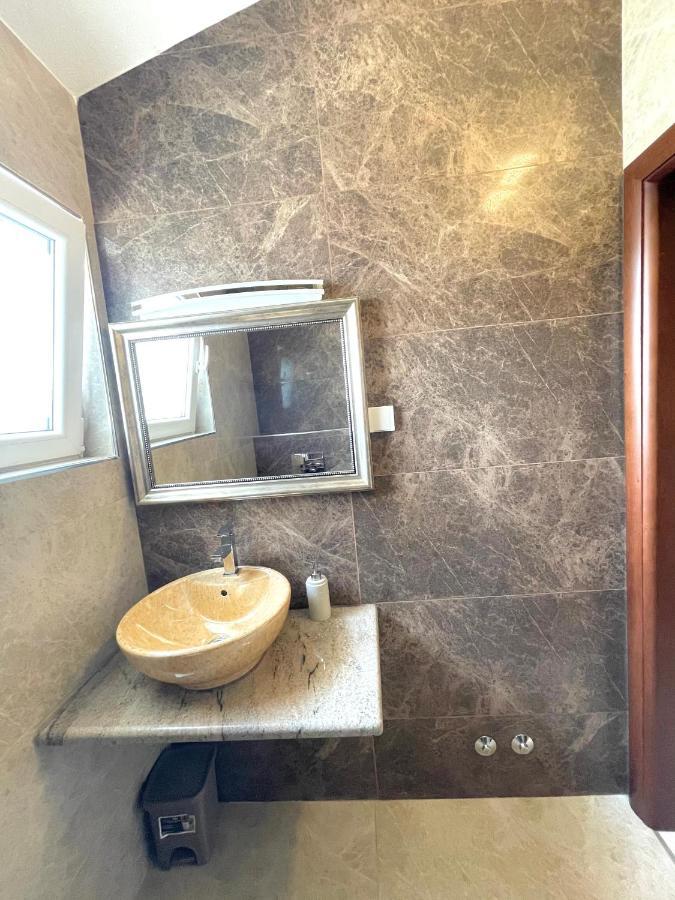 Apartments Harris Ulcinj Eksteriør bilde